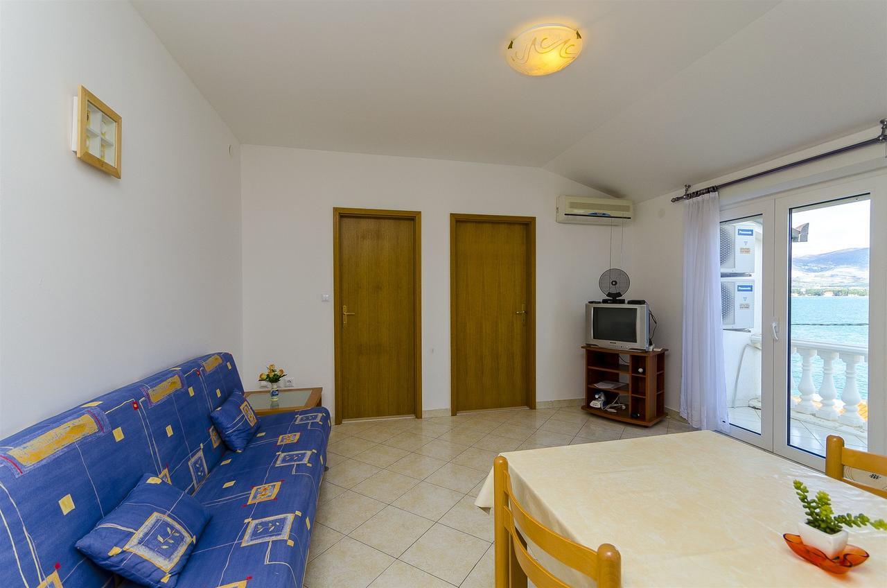Apartments Krusica トロギール エクステリア 写真