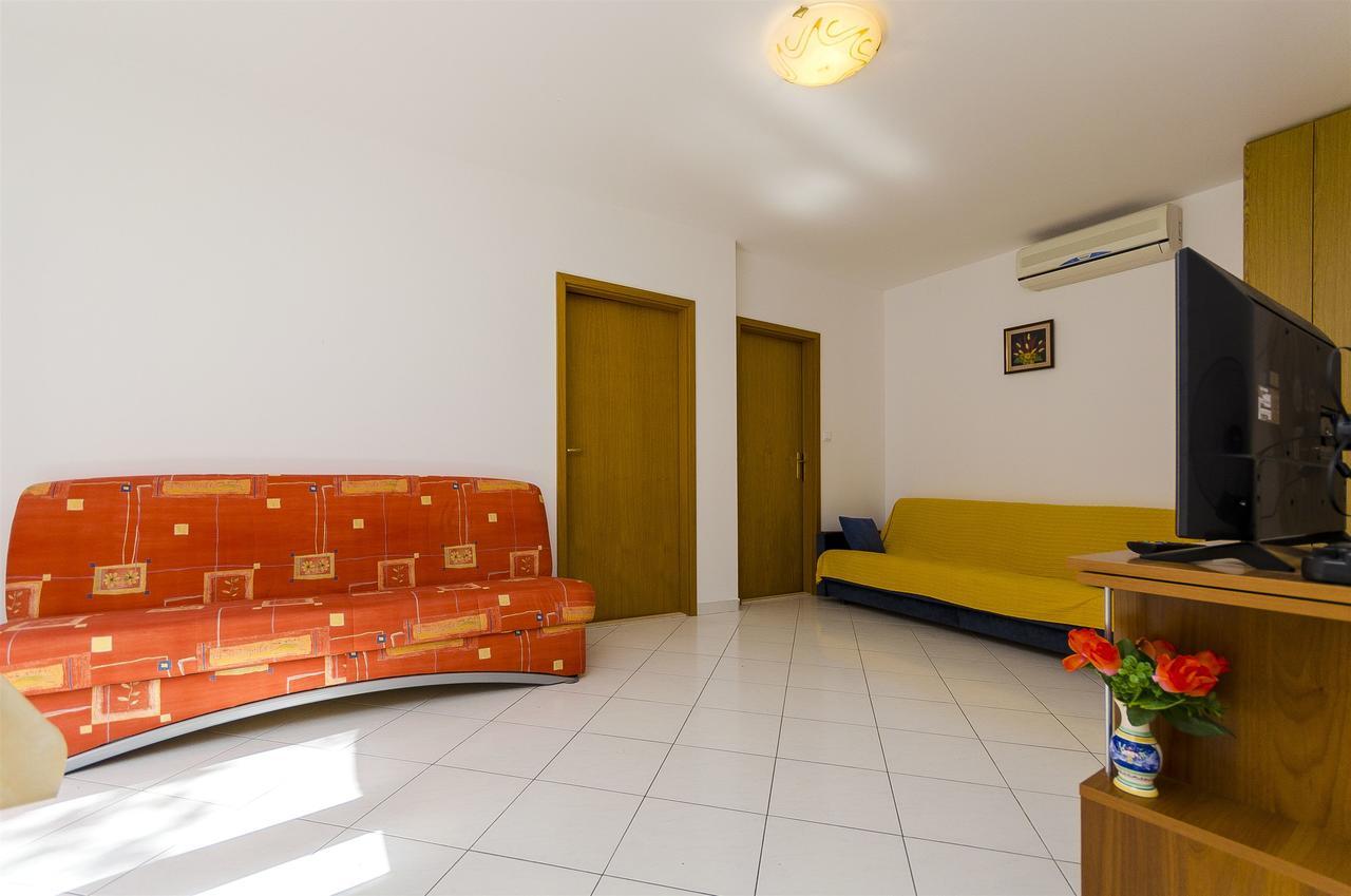 Apartments Krusica トロギール エクステリア 写真