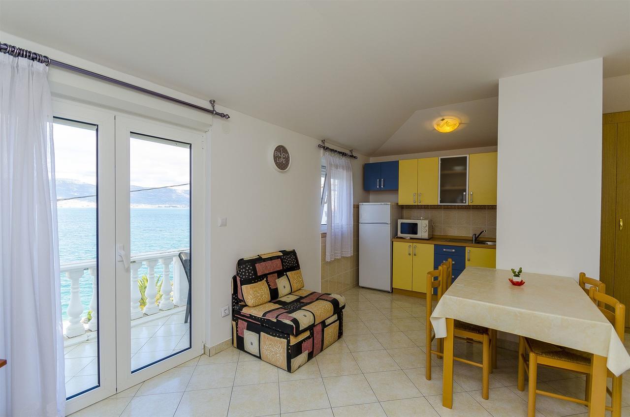 Apartments Krusica トロギール エクステリア 写真